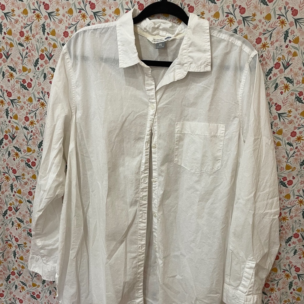 EUC Old Navy White Button Down Blouse